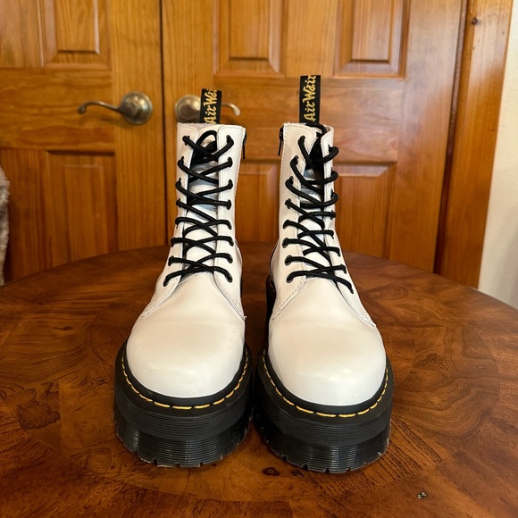 Like new white Dr. Martens, Doc’s, Doc Martens Jadon boots - Picture 6 of 7